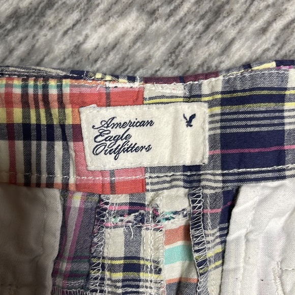 American Eagle plaid shorts - Picture 3 of 4